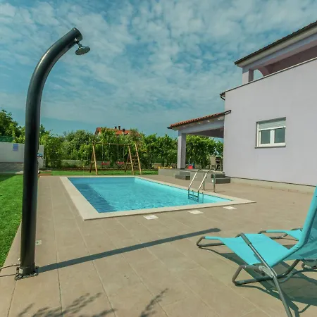 Comfortable In Villa Pula